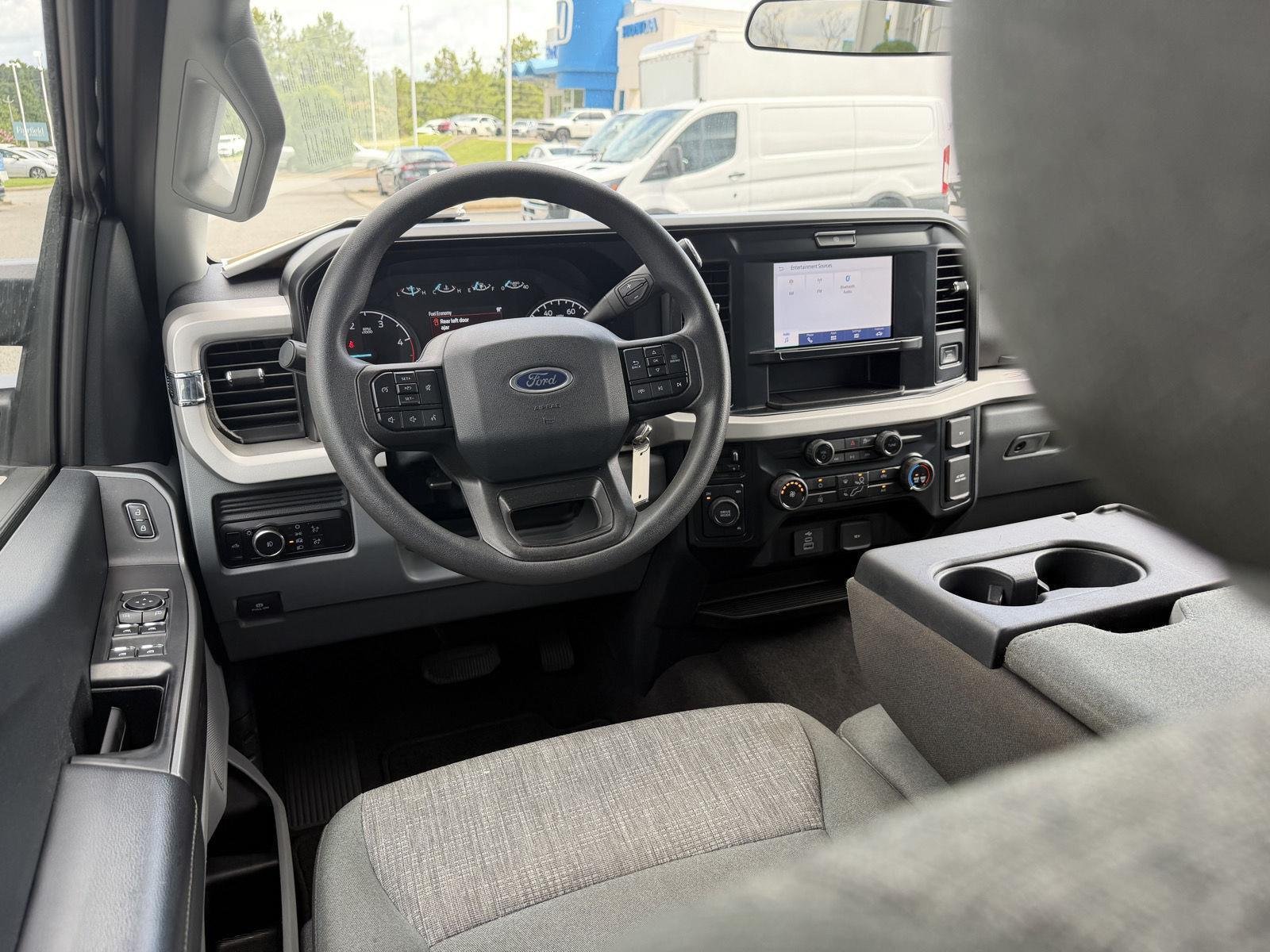 Used 2025 Oxford White Ford XLT image 20
