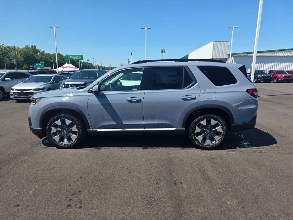 New 2026 Sonic Gray Pearl Honda Touring image 6