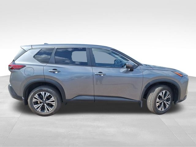 Used 2023 Gray Nissan SV image 9