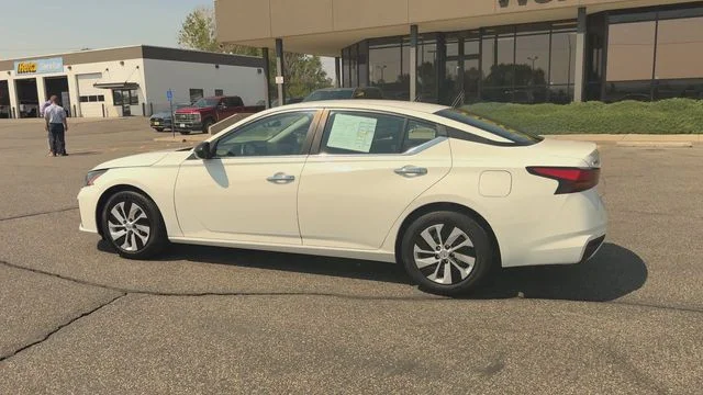 Used 2024 White Nissan 2.5 S image 6