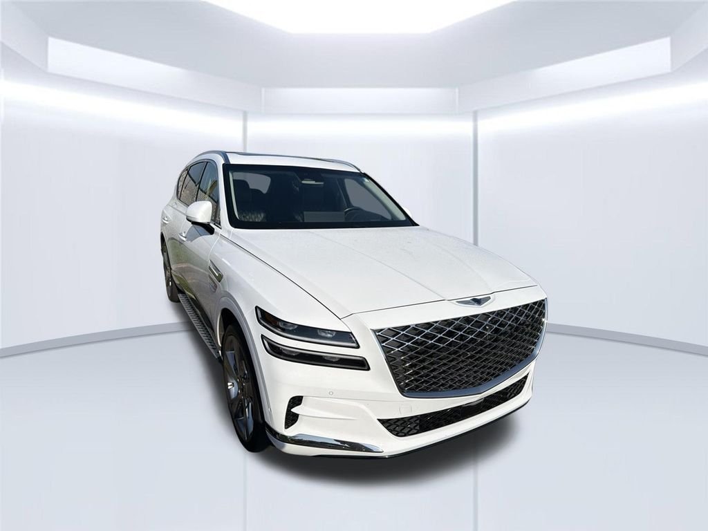 Used 2021 White Genesis 3.5T image 2