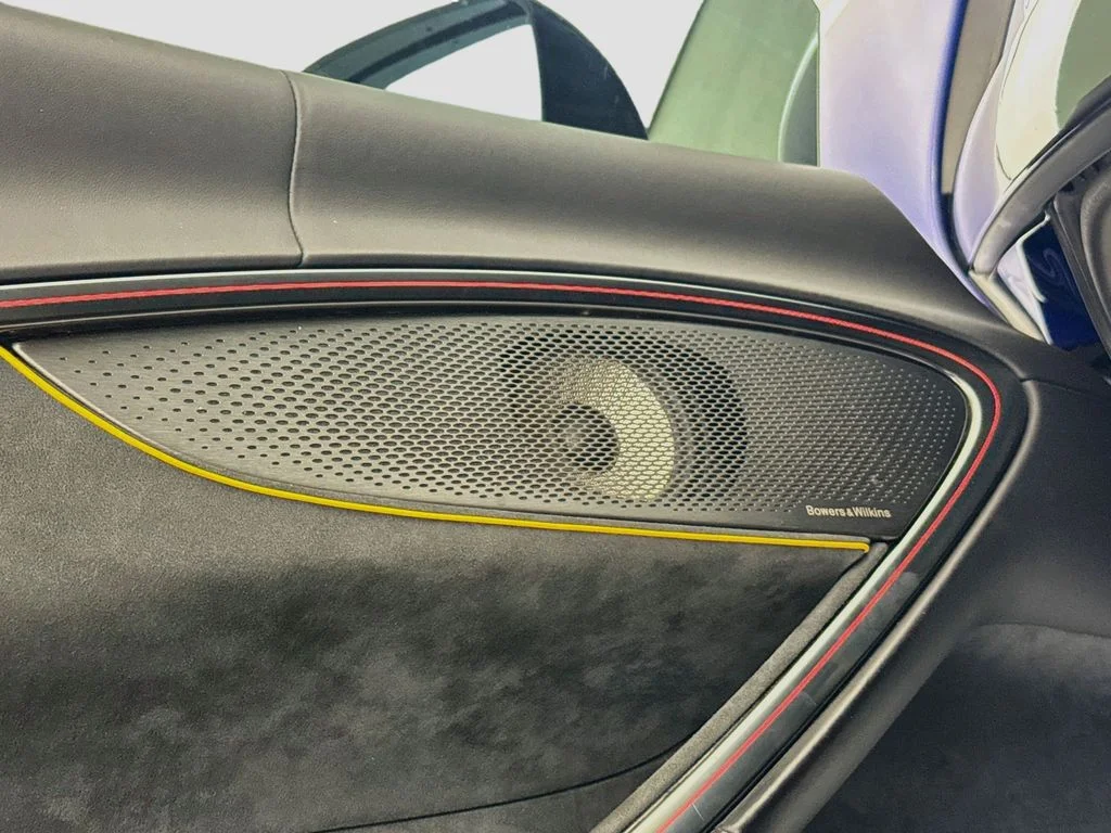 Used 2023 Blue McLaren  image 19