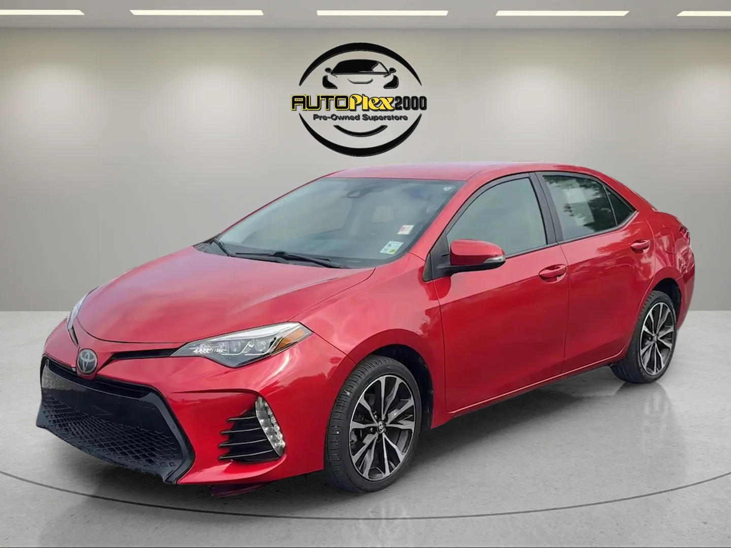 Used 2018 Red Toyota SE image 3
