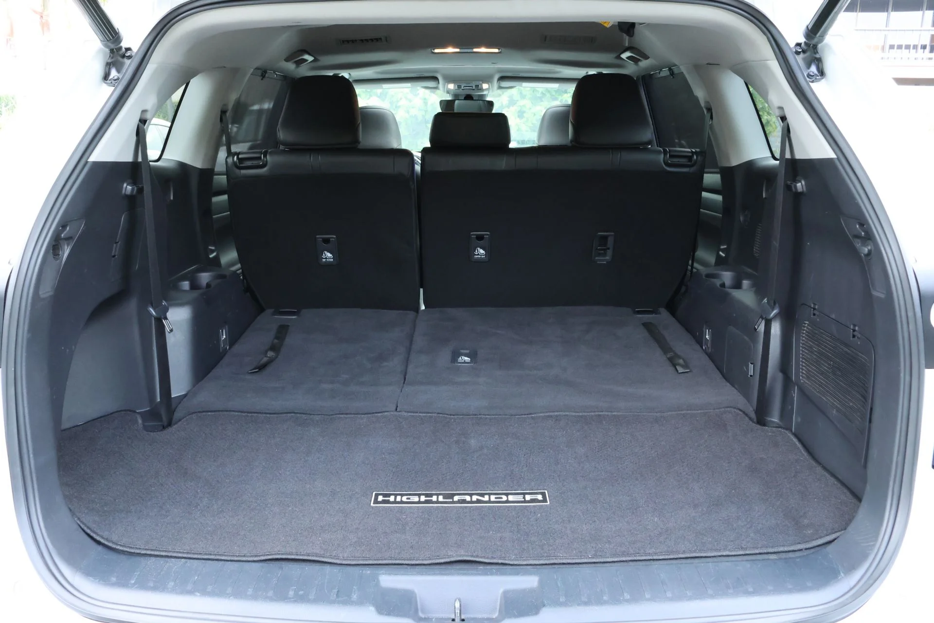 Used 2023 Beige Toyota XLE image 23