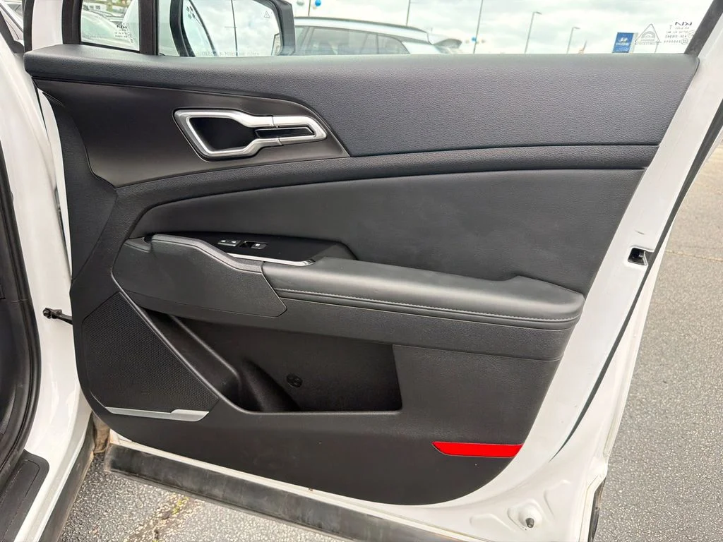 Used 2023 White Kia EX image 14