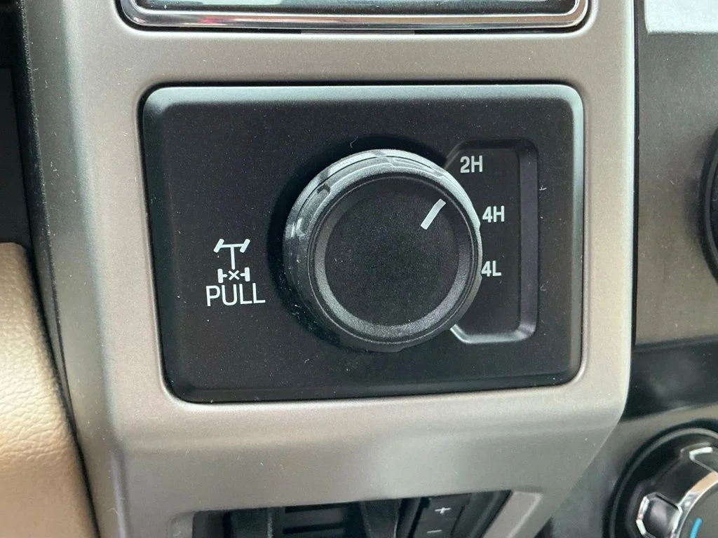 Used 2019 White Ford Lariat image 45