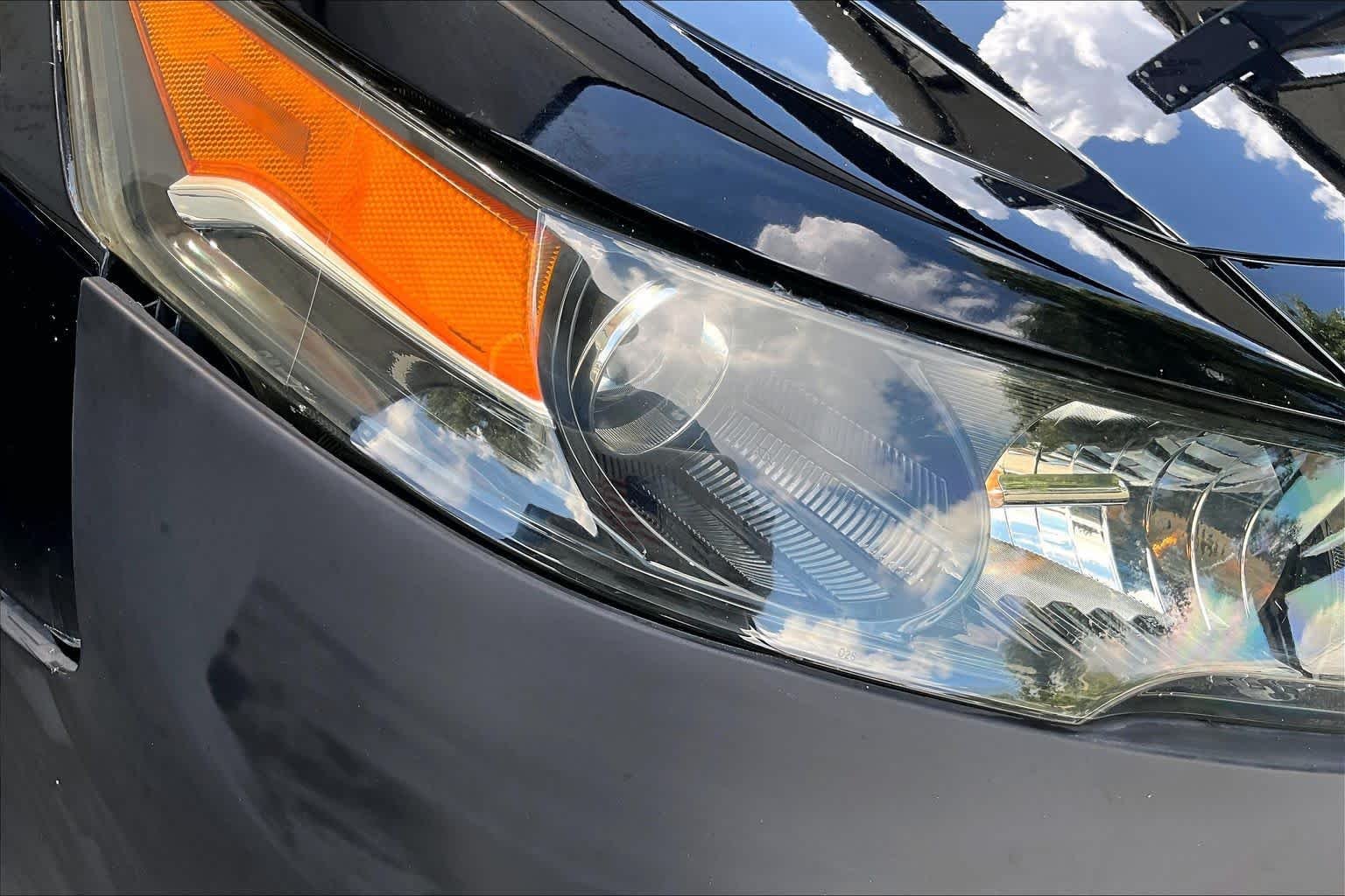 Used 2013 Crystal Black Pearl Acura Tech image 27