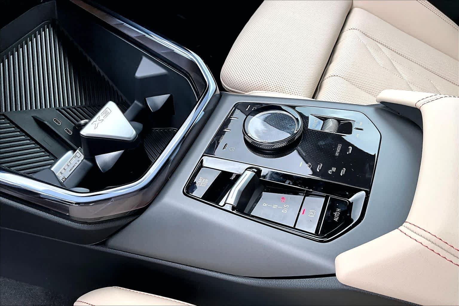 New 2026 Tanzanite Blue II Metallic BMW 30 xDrive image 7