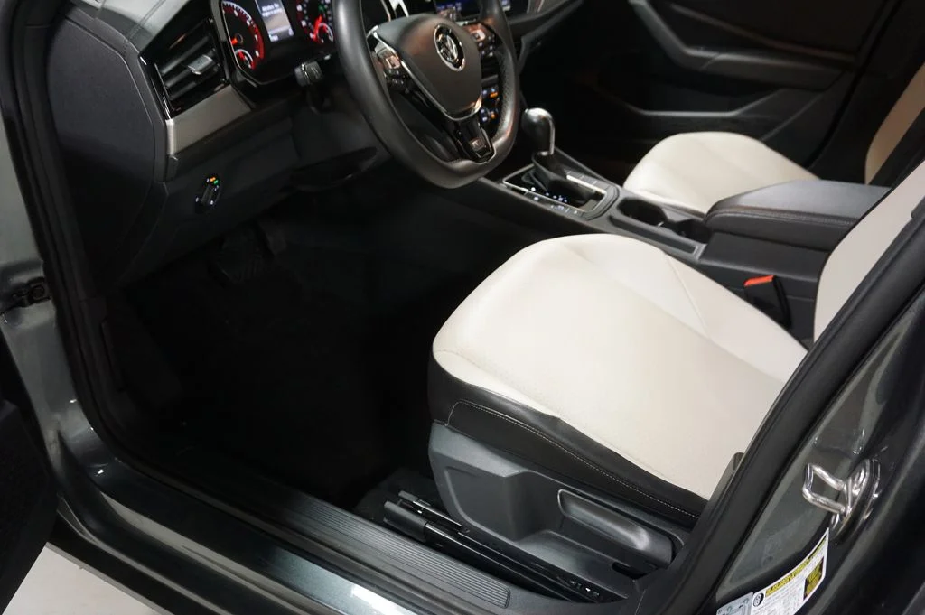 Used 2019 Platinum Gray Metallic Volkswagen R-Line image 27