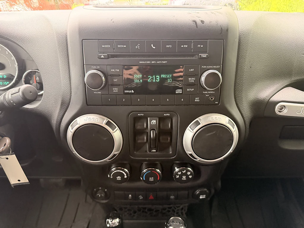 Used 2017 Billet Silver Metallic Clear Coat Jeep Rubicon image 18
