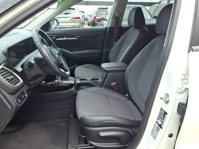 2025 Kia Seltos S - Photo 14