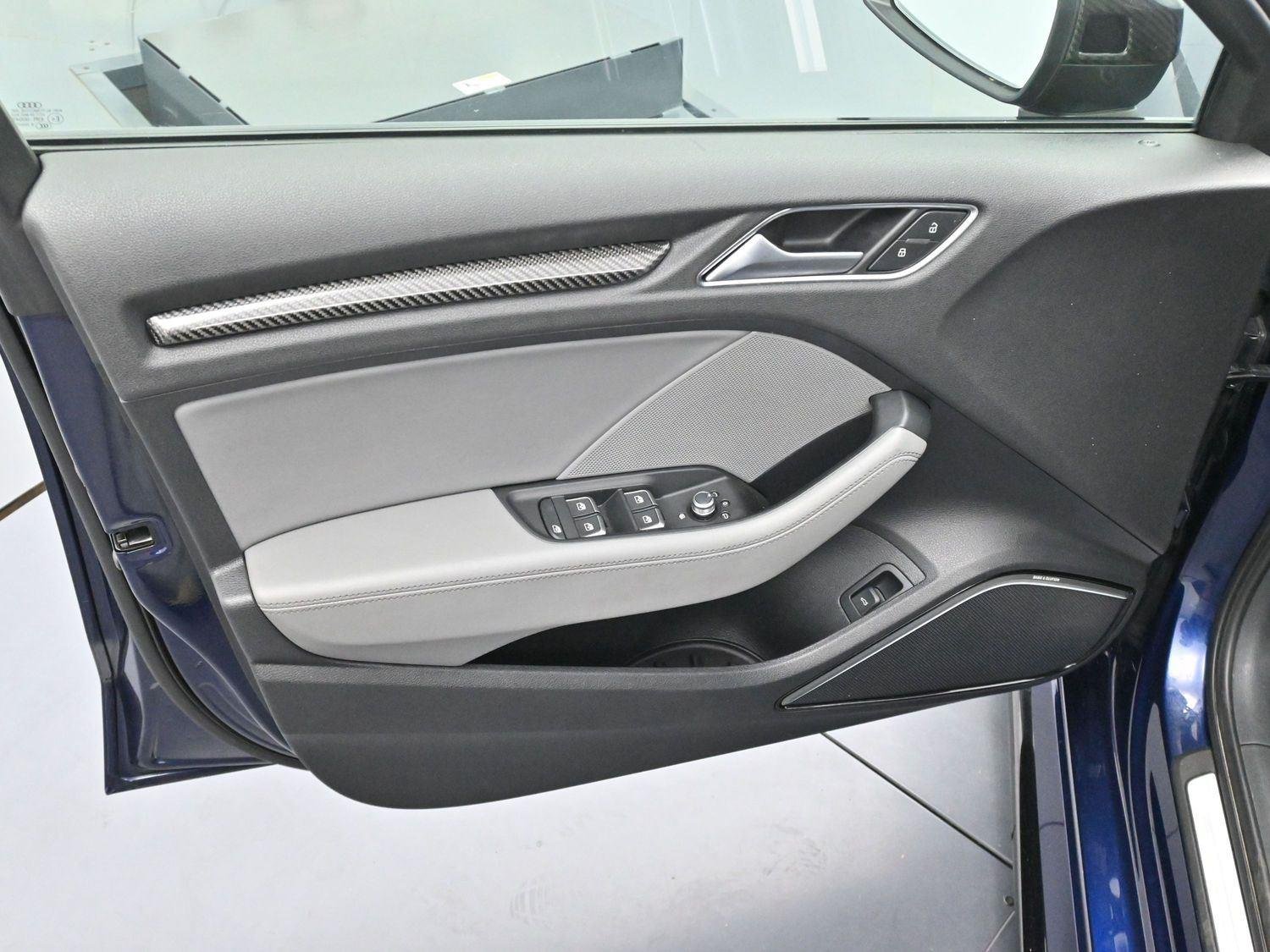 Used 2019 Navarra Blue Metallic Audi Premium Plus image 9