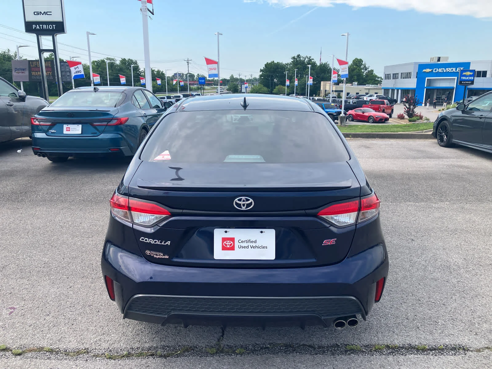 Certified Used 2022 Blueprint w/Black Sand Pearl Roof Toyota SE image 8