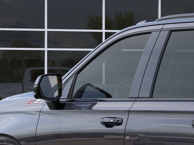 2027 Chevrolet Suburban Z71 - Photo 12
