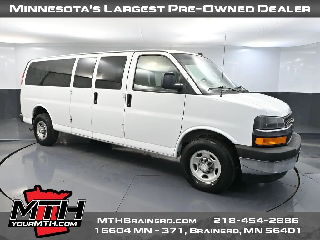2017 Chevrolet Express 3500 LS Extended's photo