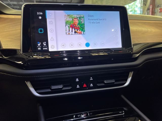 New 2026 Green Volkswagen 2.0T SE w/Technology image 17