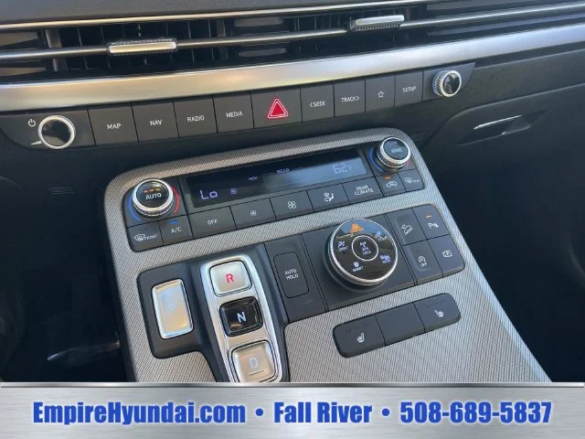 Used 2025 Gray Hyundai SEL image 24