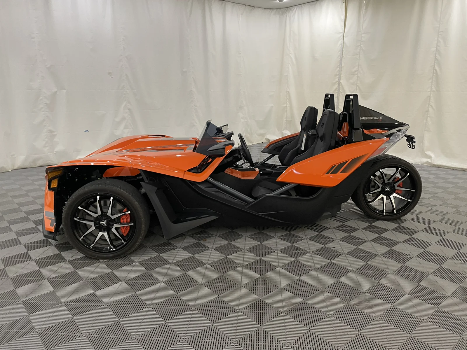 Used 2023 Orange Polaris  image 8