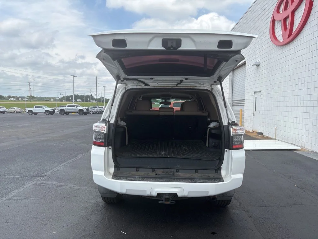 Used 2019 White Toyota SR5 Premium image 28