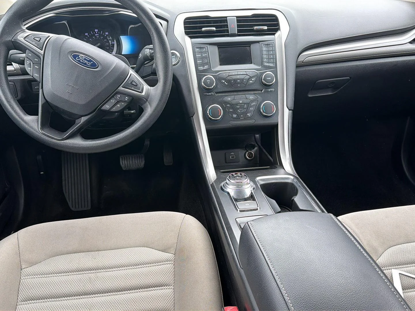 Used 2018 Magnetic Metallic Ford S image 7