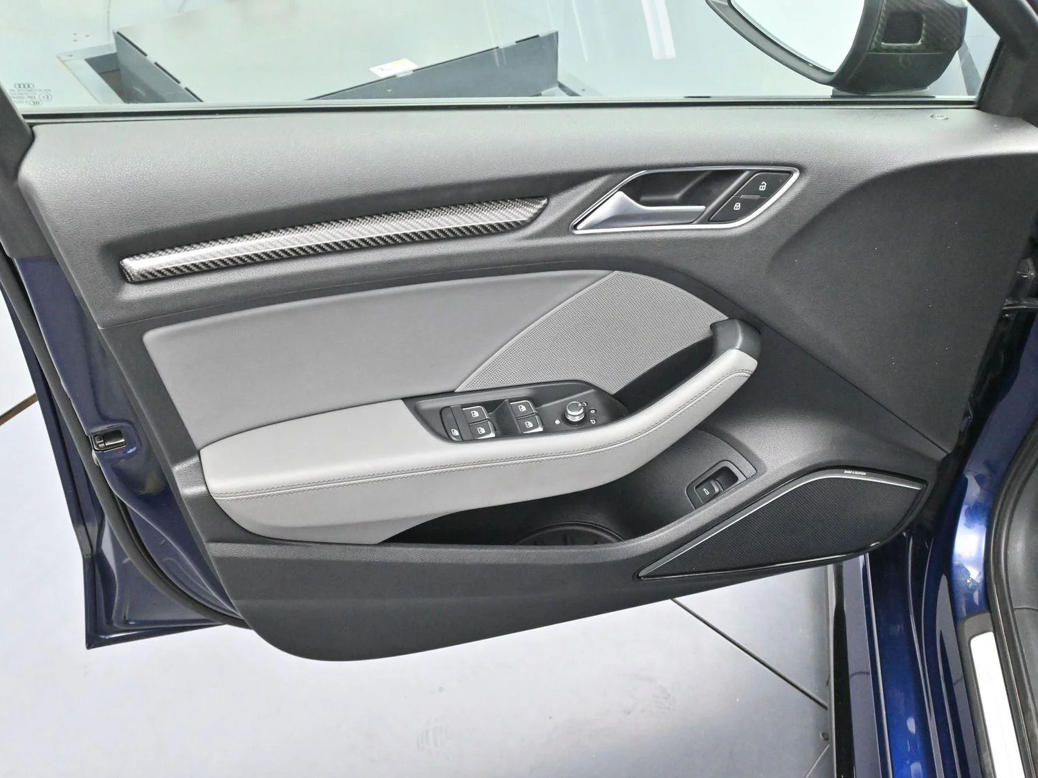 Used 2019 Navarra Blue Metallic Audi Premium Plus image 9