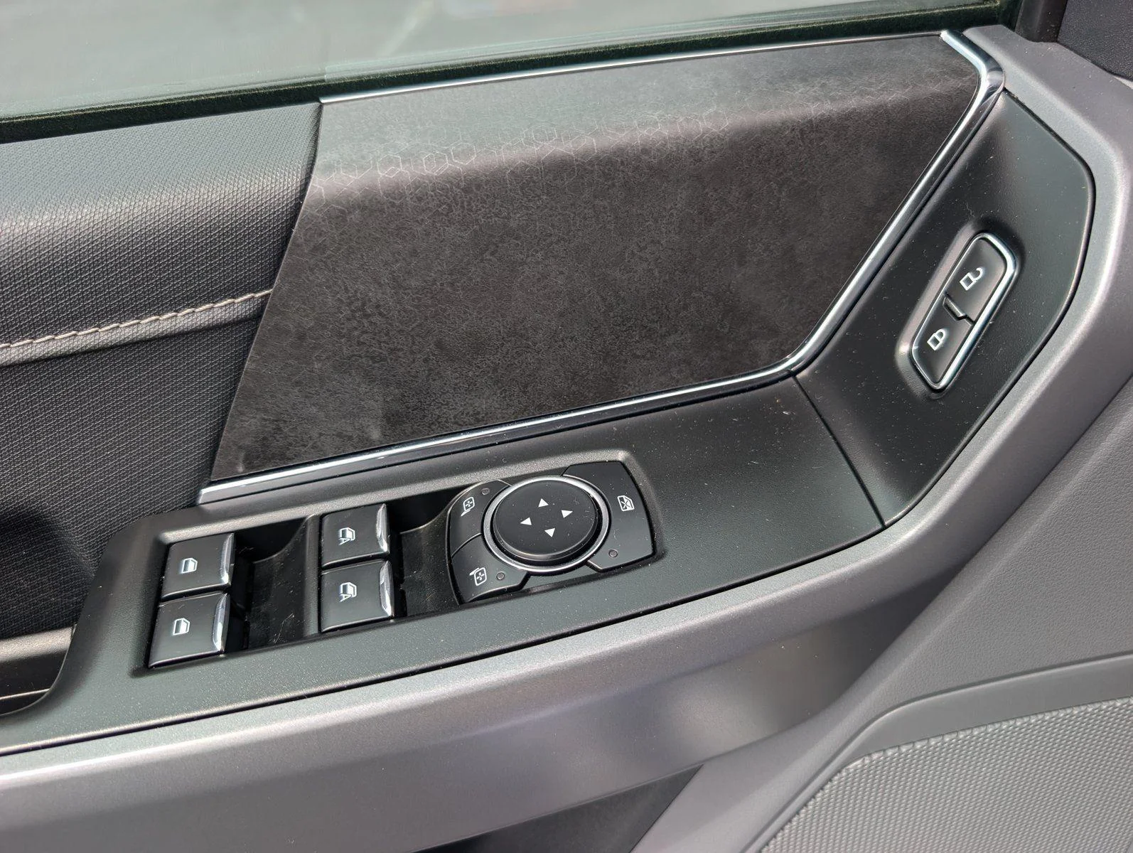 Used 2025 Carbonized Gray Ford XLT image 31