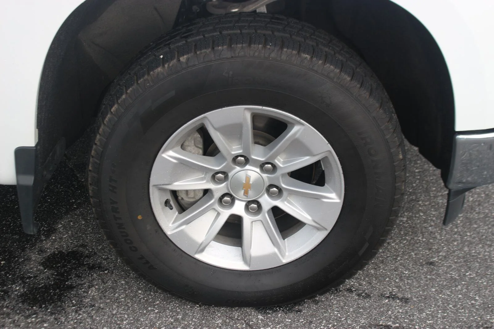 Used 2025 Summit White Chevrolet LT image 38