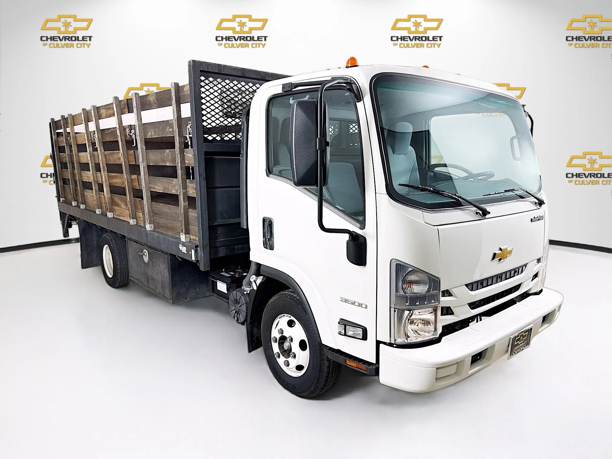 Used 2020 Arc White Chevrolet 2WD Reg Cab 150" image 1