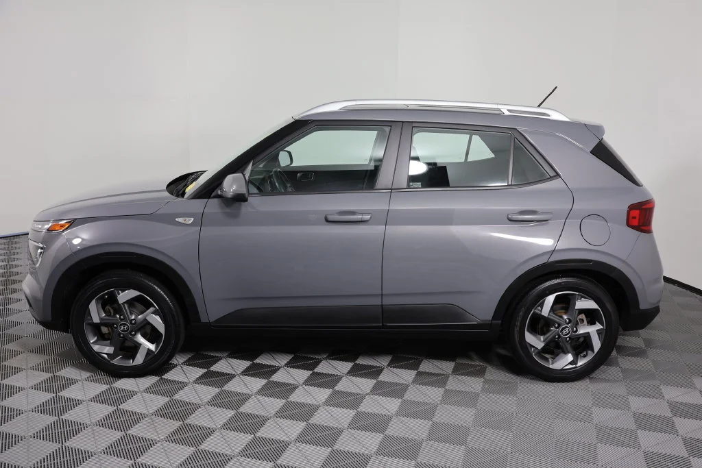 Used 2023 Galactic Gray Hyundai SEL image 5