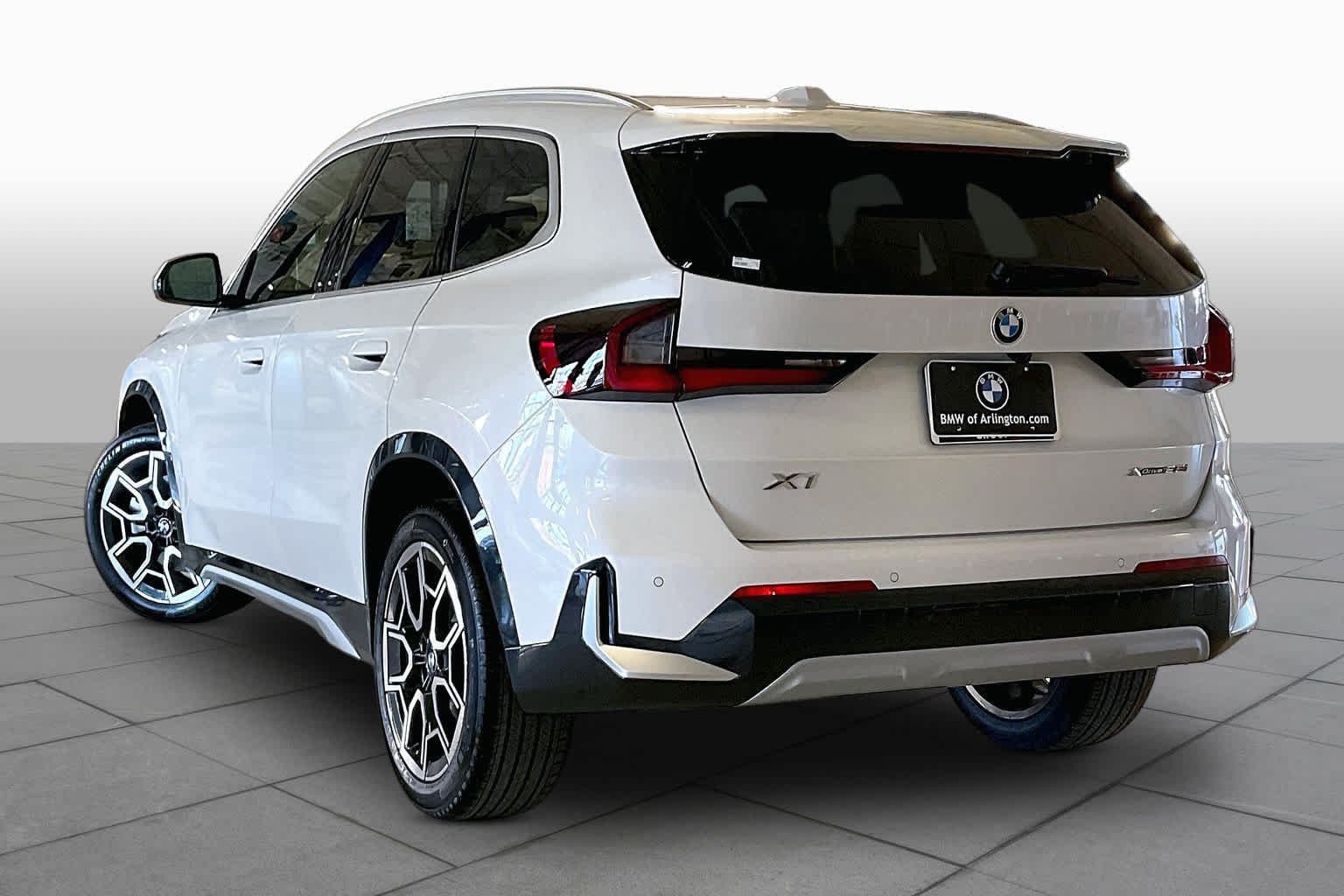 New 2026 Mineral White Metallic BMW xDrive28i image 12