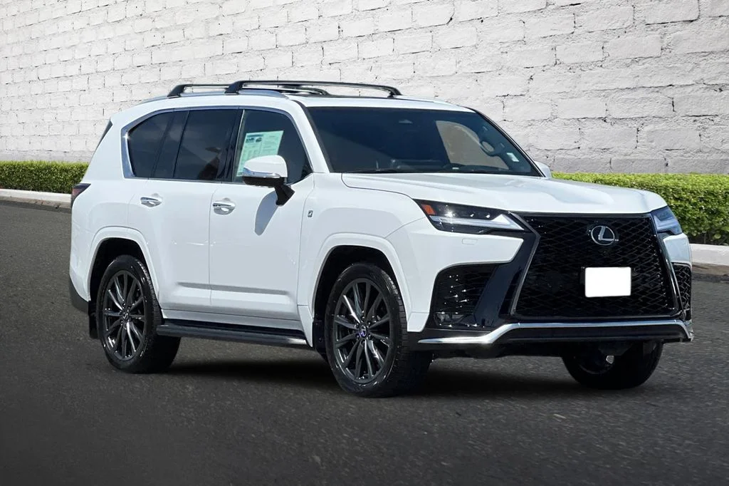 Certified Used 2026 White Lexus 600 F SPORT image 2