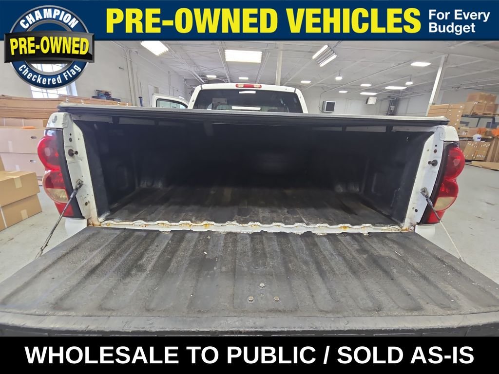 Used 2004 Summit White Chevrolet LS image 27