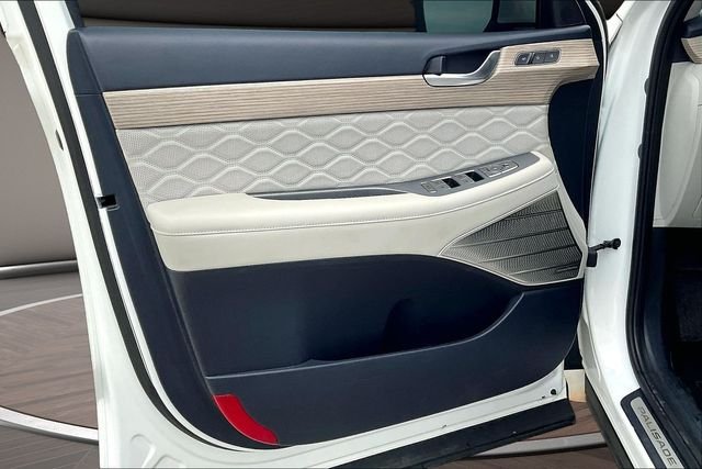 Used 2022 White Hyundai Calligraphy image 21