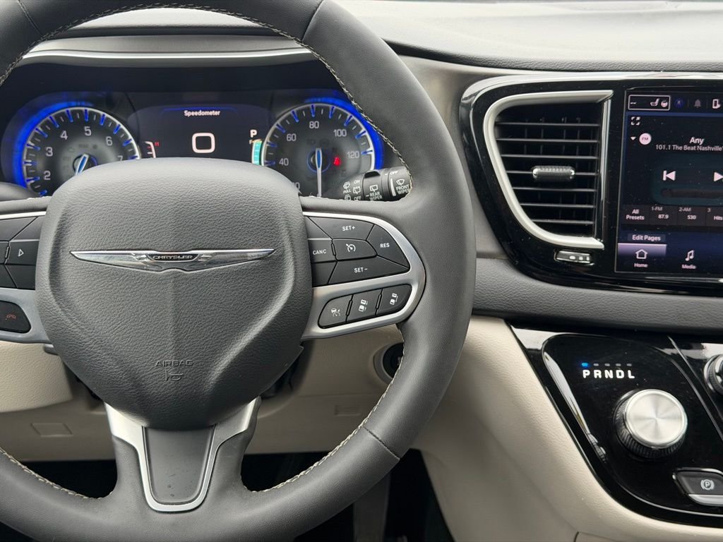 Used 2023 White Chrysler Touring L image 30
