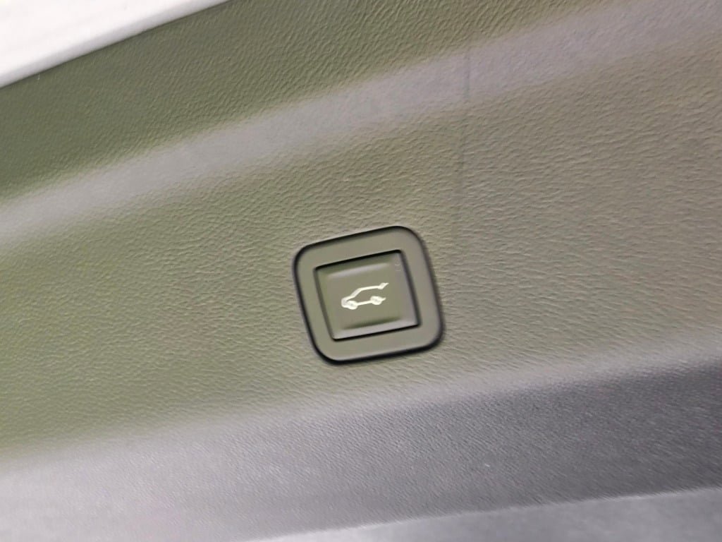 2025 Chevrolet Tahoe LT - Photo 15