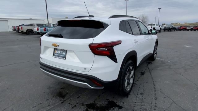 2026 Chevrolet Trax LT - Photo 8