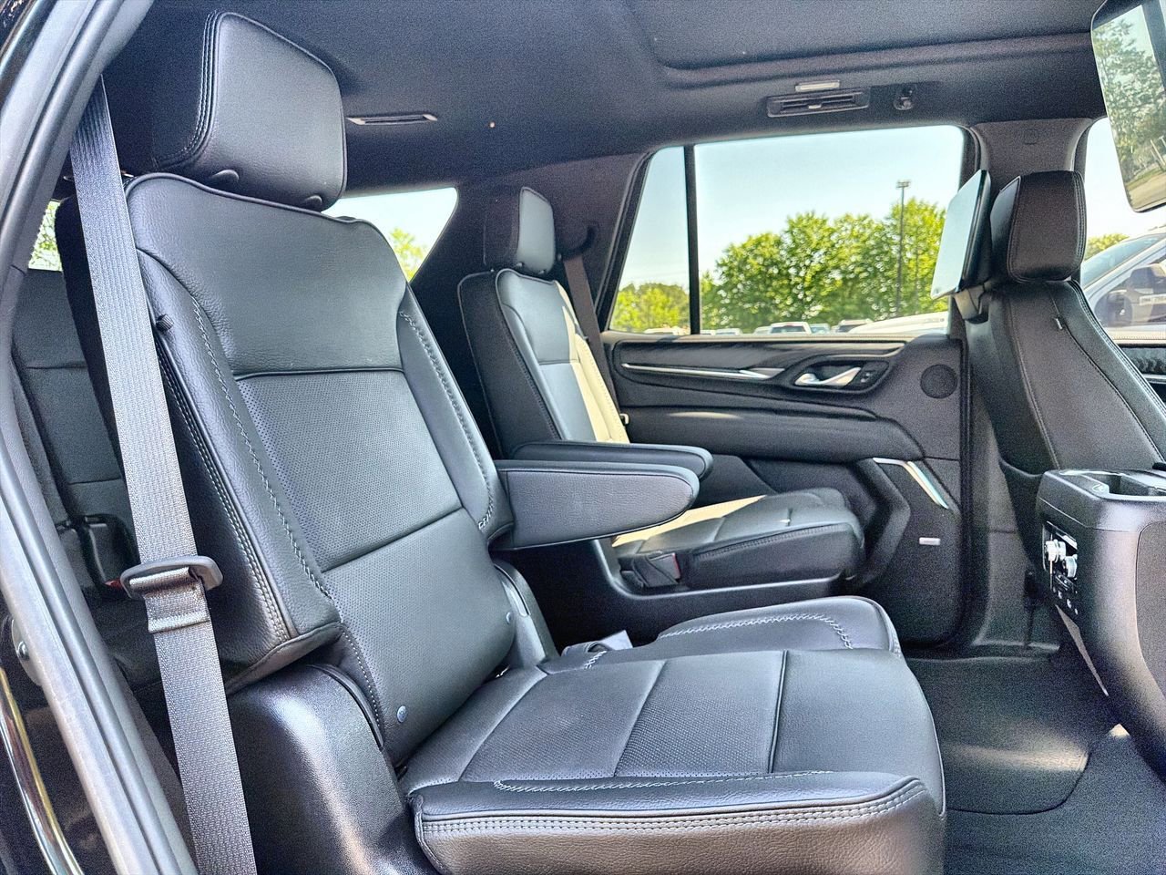 Used 2024 Onyx Black GMC Denali image 22