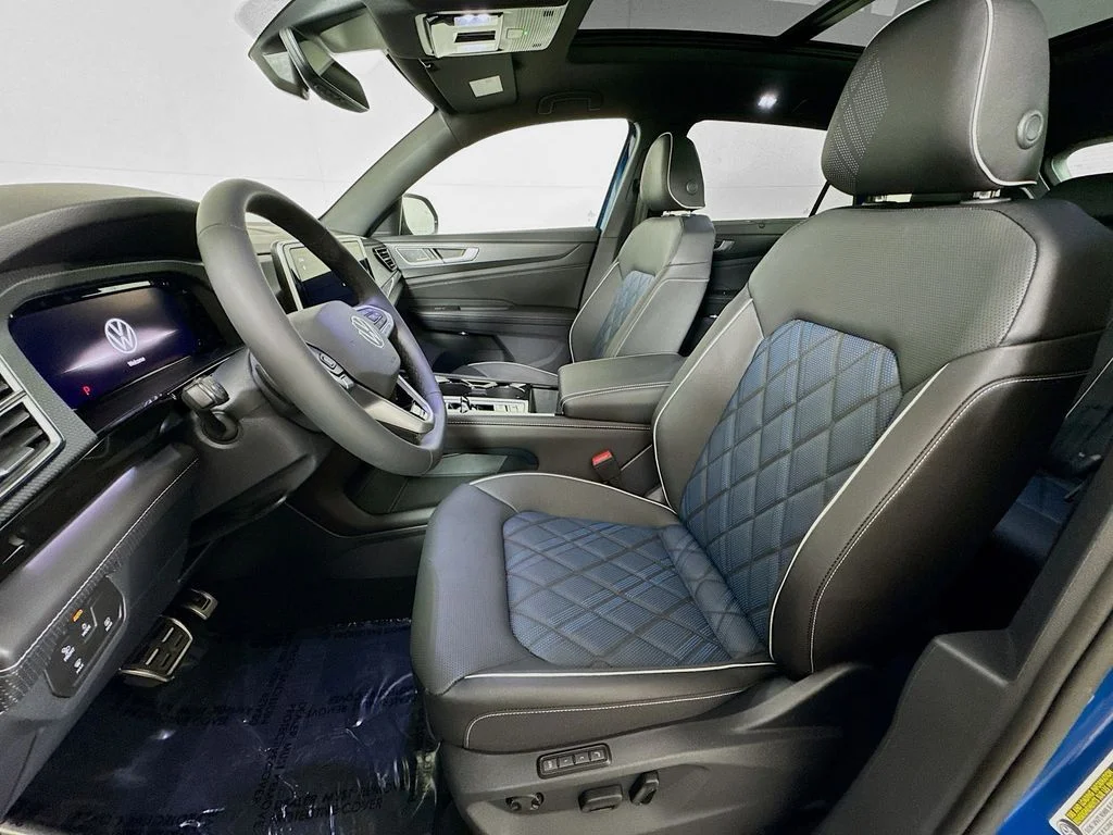 2025 Volkswagen Atlas Cross Sport SEL Premium R-LINE - Photo 6