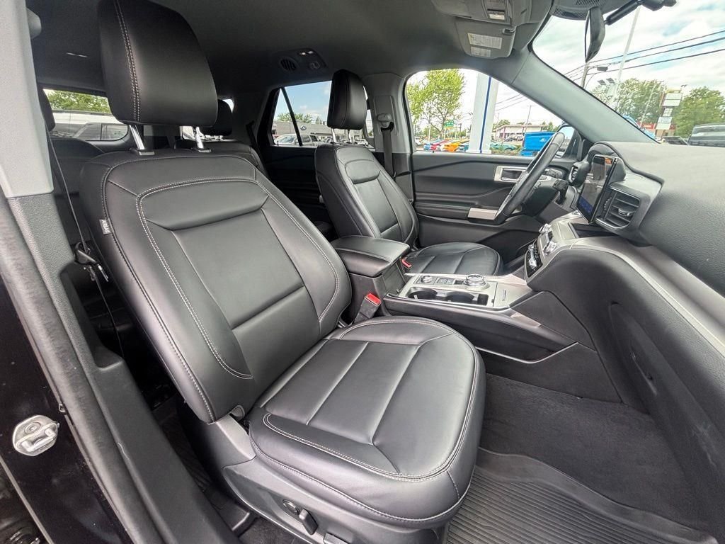 Certified Used 2022 Black Metallic Ford XLT image 26