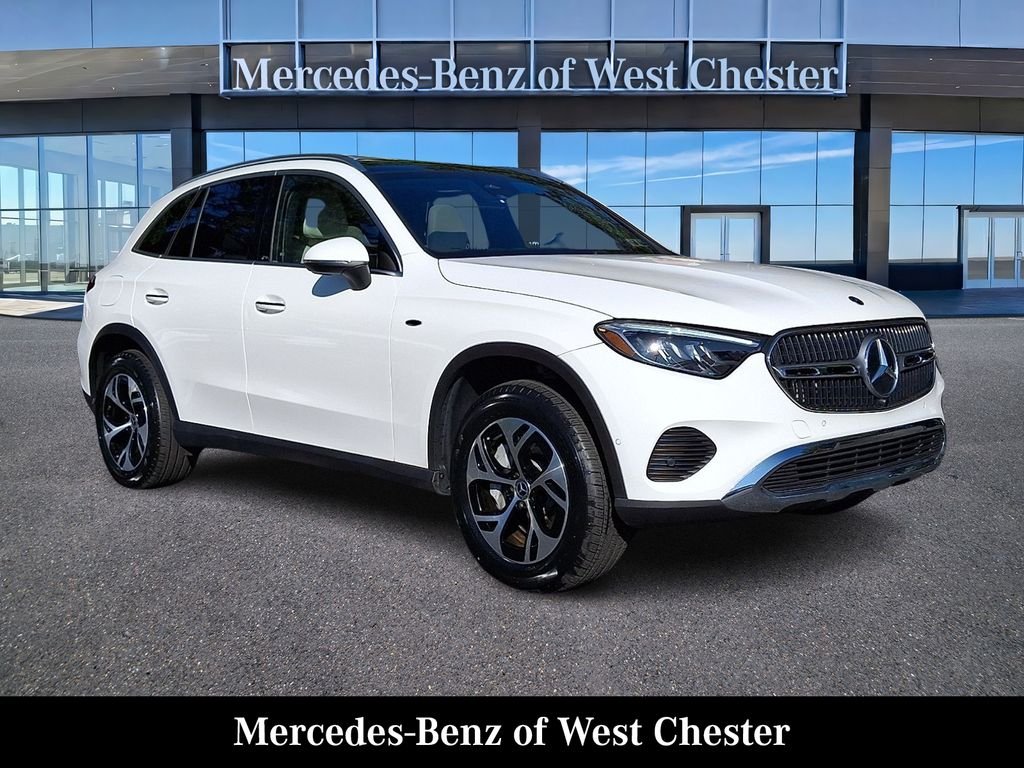 2025 Mercedes-Benz GLC 350e AWD 4MATIC® photo 1