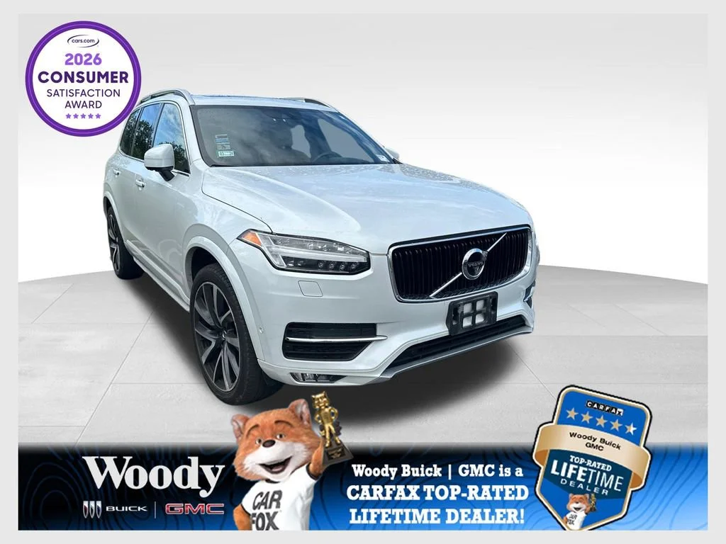 2018 Volvo XC90 T6 AWD Momentum's photo
