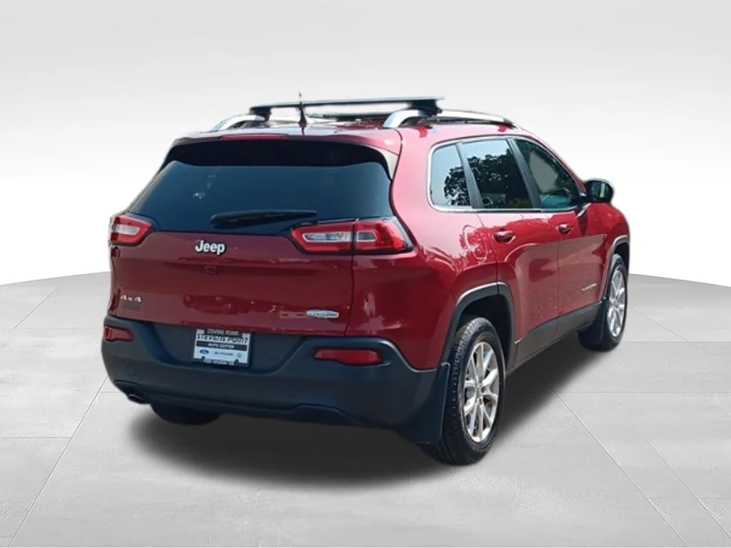Used 2016 Deep Cherry Red Crystal Pearlcoat Jeep Latitude image 7
