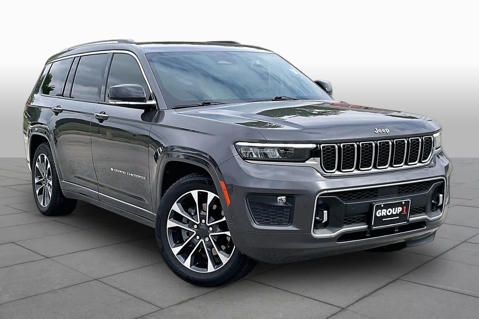 Used 2023 Baltic Gray Metallic Clearcoat Jeep Overland image 3