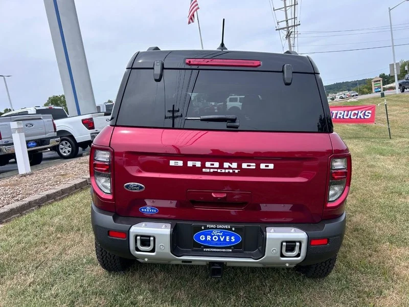 New 2025 Ruby Red Metallic Tinted Clearcoat Ford Outer Banks® image 6