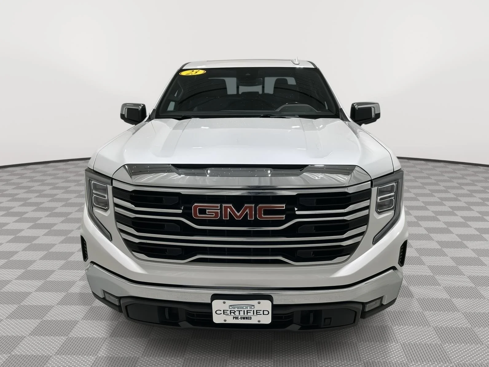 Used 2023 WHITE FROST TRICOAT GMC SLT image 8