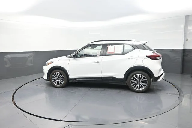 Used 2024 White Nissan SR image 74