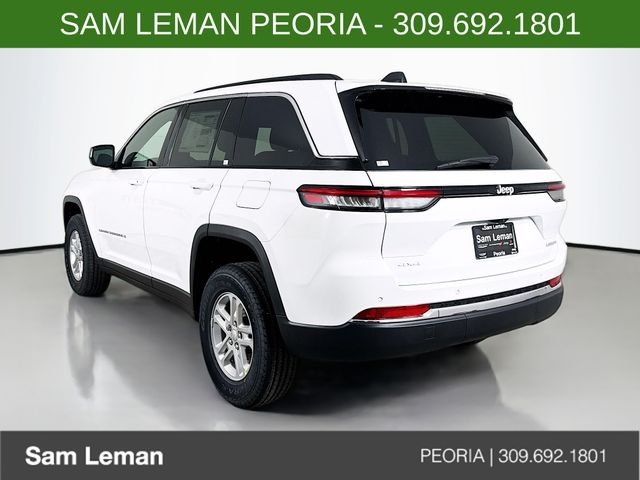 New 2025 Bright White Clear-Coat Exterior Paint Jeep Laredo image 5
