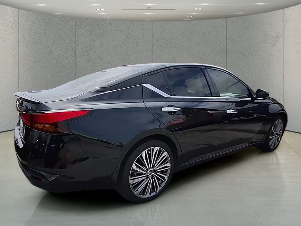 Used 2025 Black Nissan 2.5 SL image 43