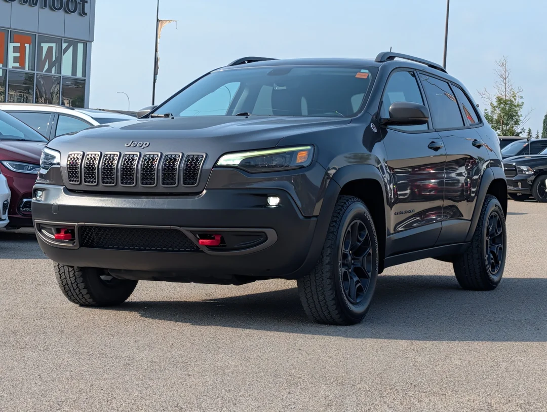 Certified Used 2020 Grey Jeep Trailhawk Elite - - 4x4 - Nappa Leather - Command View Sunroof - SafetyTec Grp & More! image 4