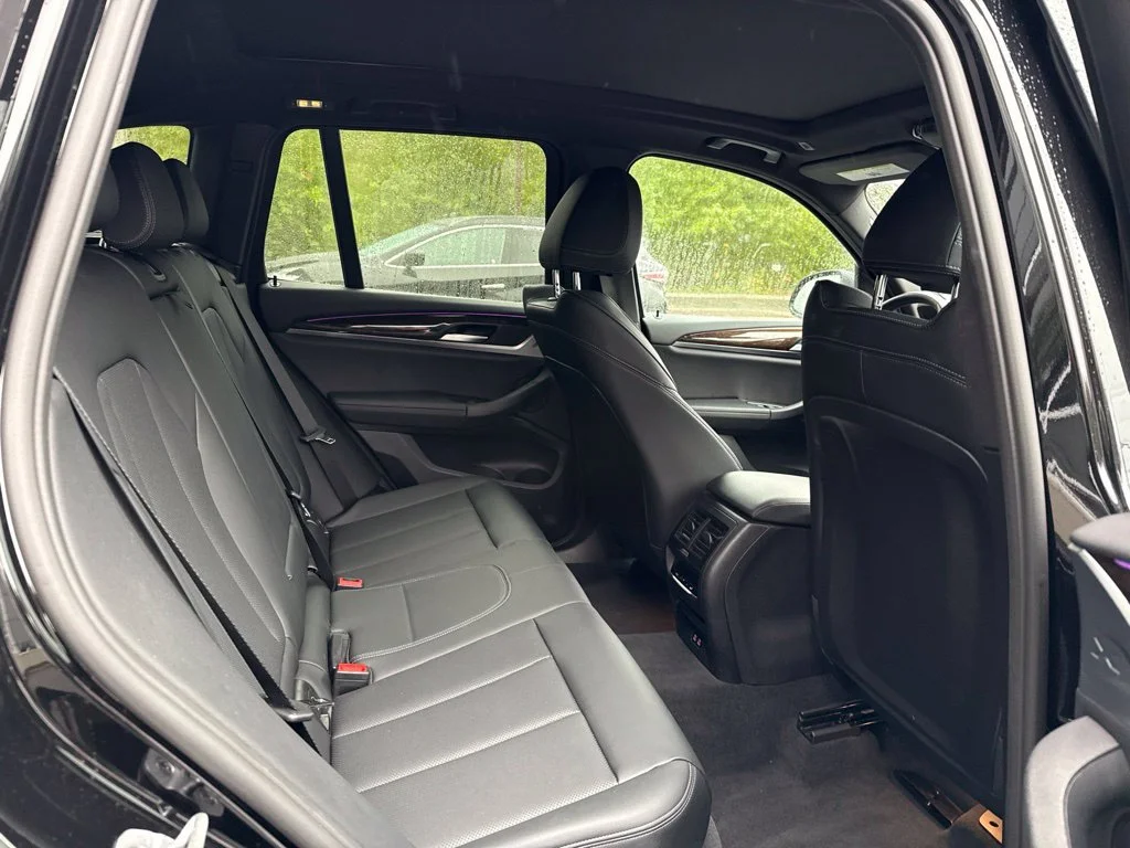 Used 2024 Black BMW xDrive30i image 11